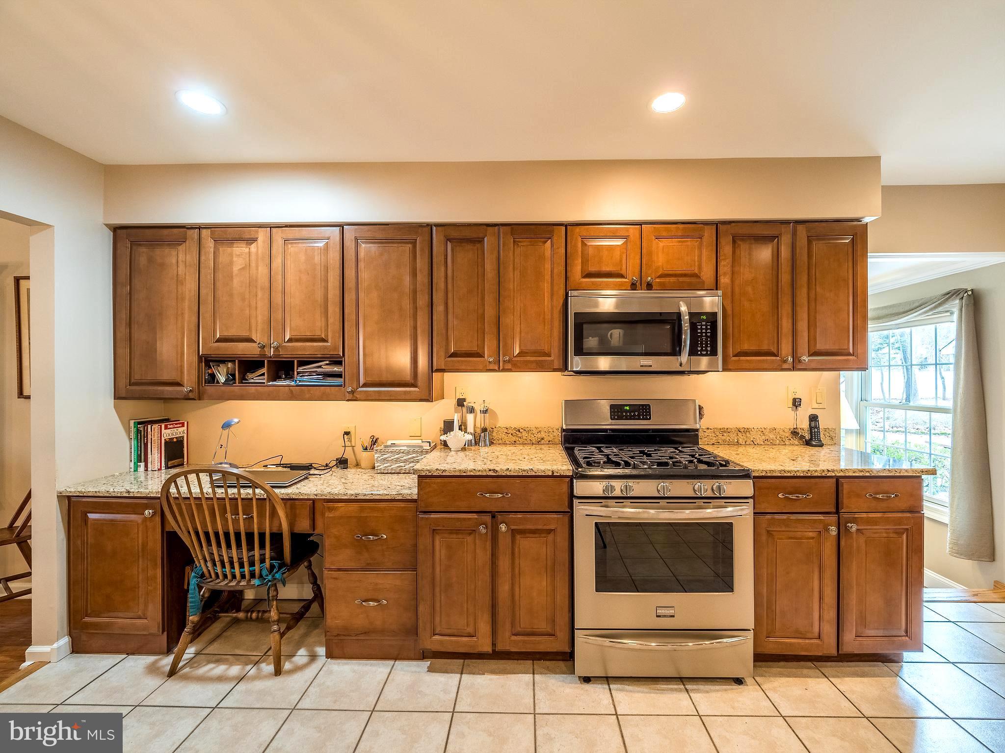 262 Hopewell Road Medford, NJ 08055 - Photo 11 of 29 Desk w/File Cabinets