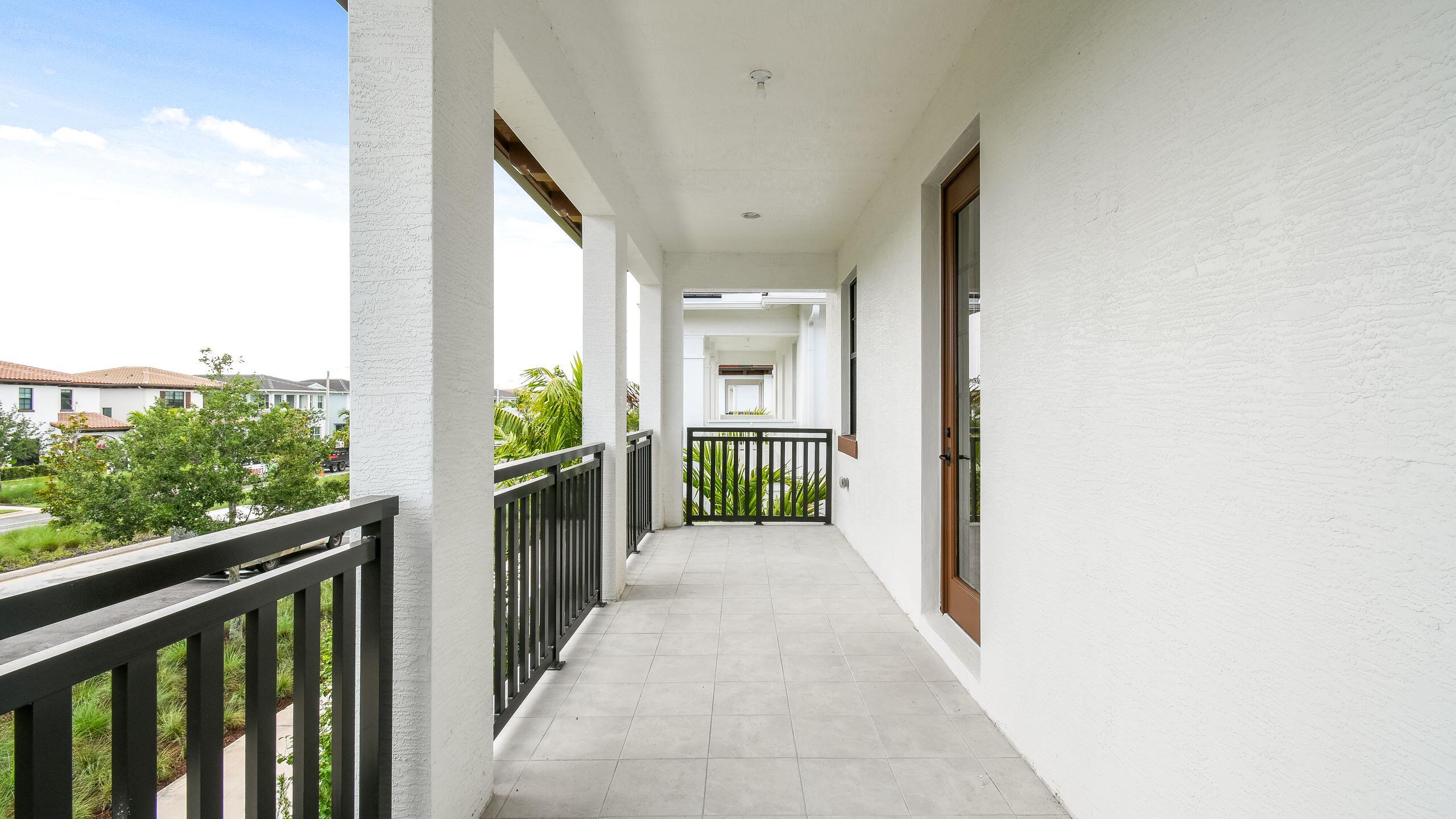13128 Alton Road Palm Beach Gardens, FL 33418 - Photo 30 of 42 Alton_13128AltonRd_Coveredbalcony