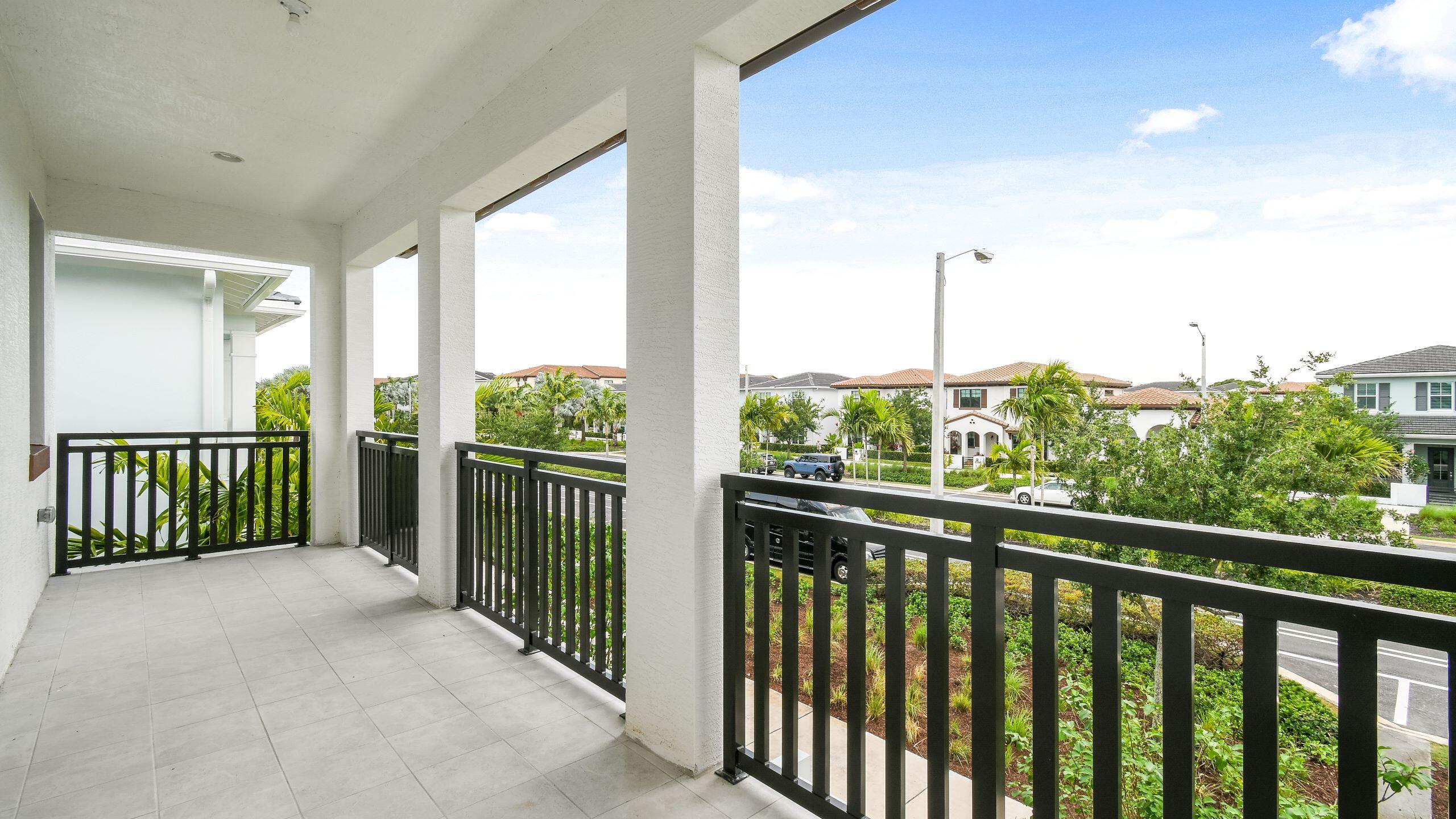13128 Alton Road Palm Beach Gardens, FL 33418 - Photo 31 of 42 Alton_13128AltonRd_Coveredbalcony2
