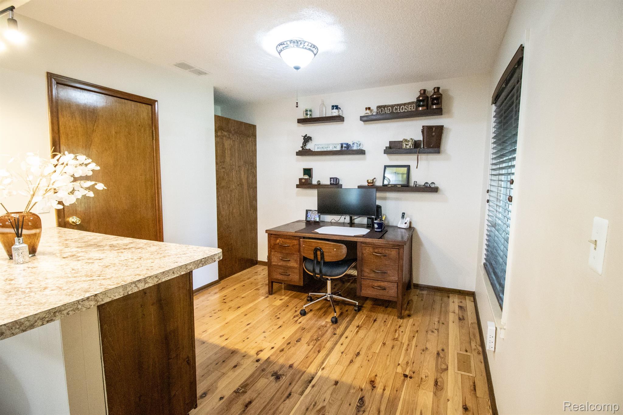 2142 West Ray Road Fenton, MI 48430 - Photo 7 of 52 Gallery Image 7