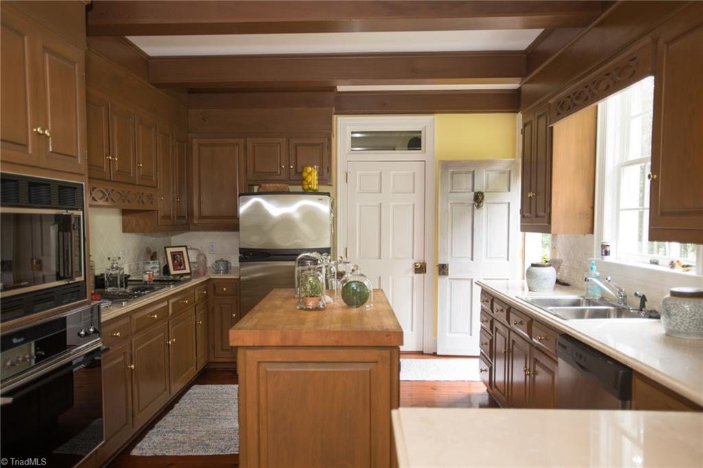 1875 Mock Road High Point, NC 27265 - Photo 11 of 33