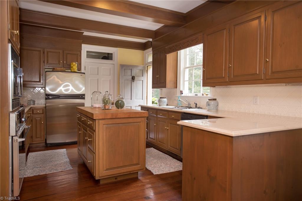 1875 Mock Road High Point, NC 27265 - Photo 10 of 33