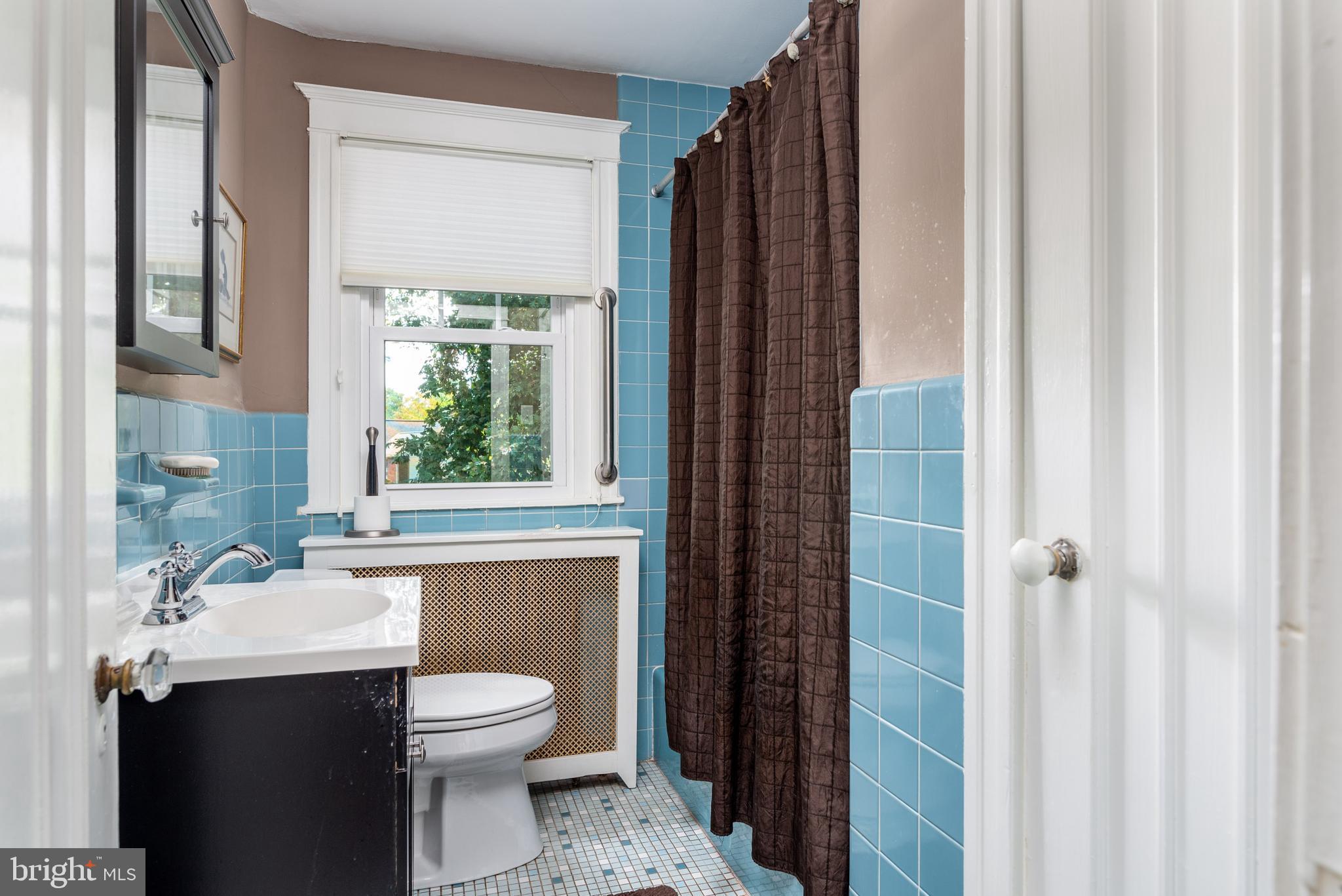 2920 Mapleshade Road Ardmore, PA 19003 - Photo 18 of 29 Full Hall Bath