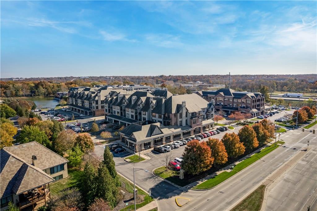 10531 Mission Road, Unit 204B Leawood, KS 66206 - Photo 2 of 2