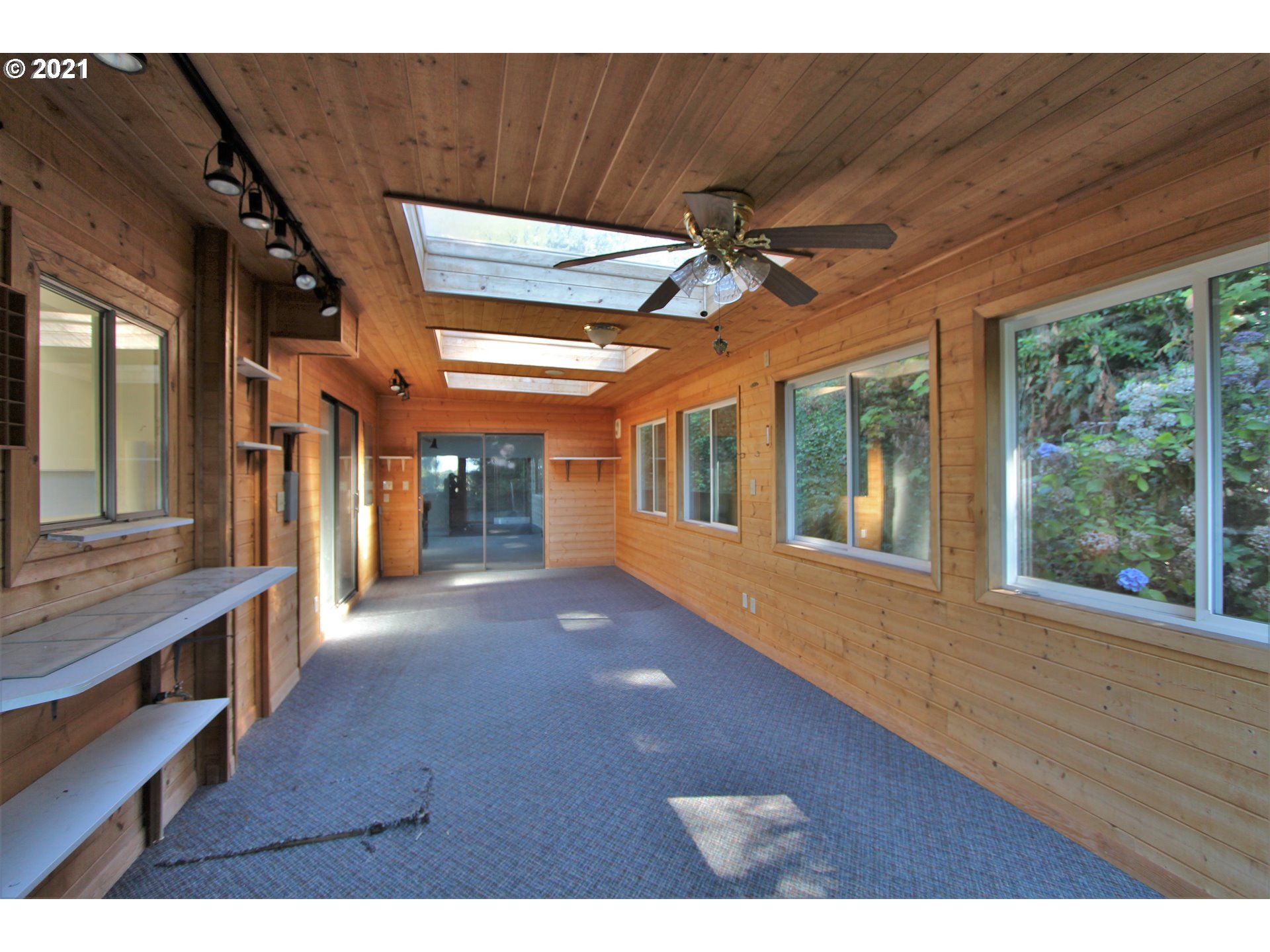 66523 East Bay Road North Bend, OR 97459 - Photo 5 of 16 Gallery Image 5