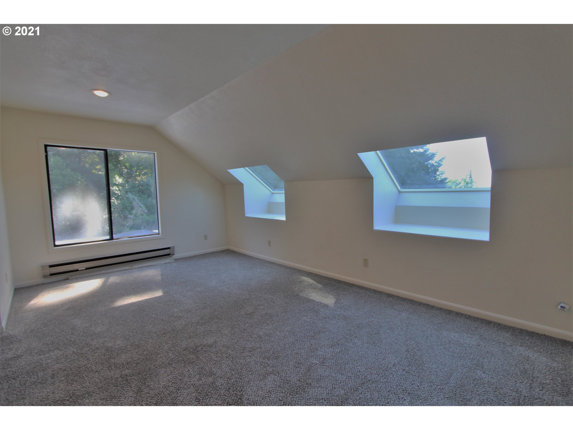 66523 East Bay Road North Bend, OR 97459 - Photo 6 of 16 Gallery Image 6