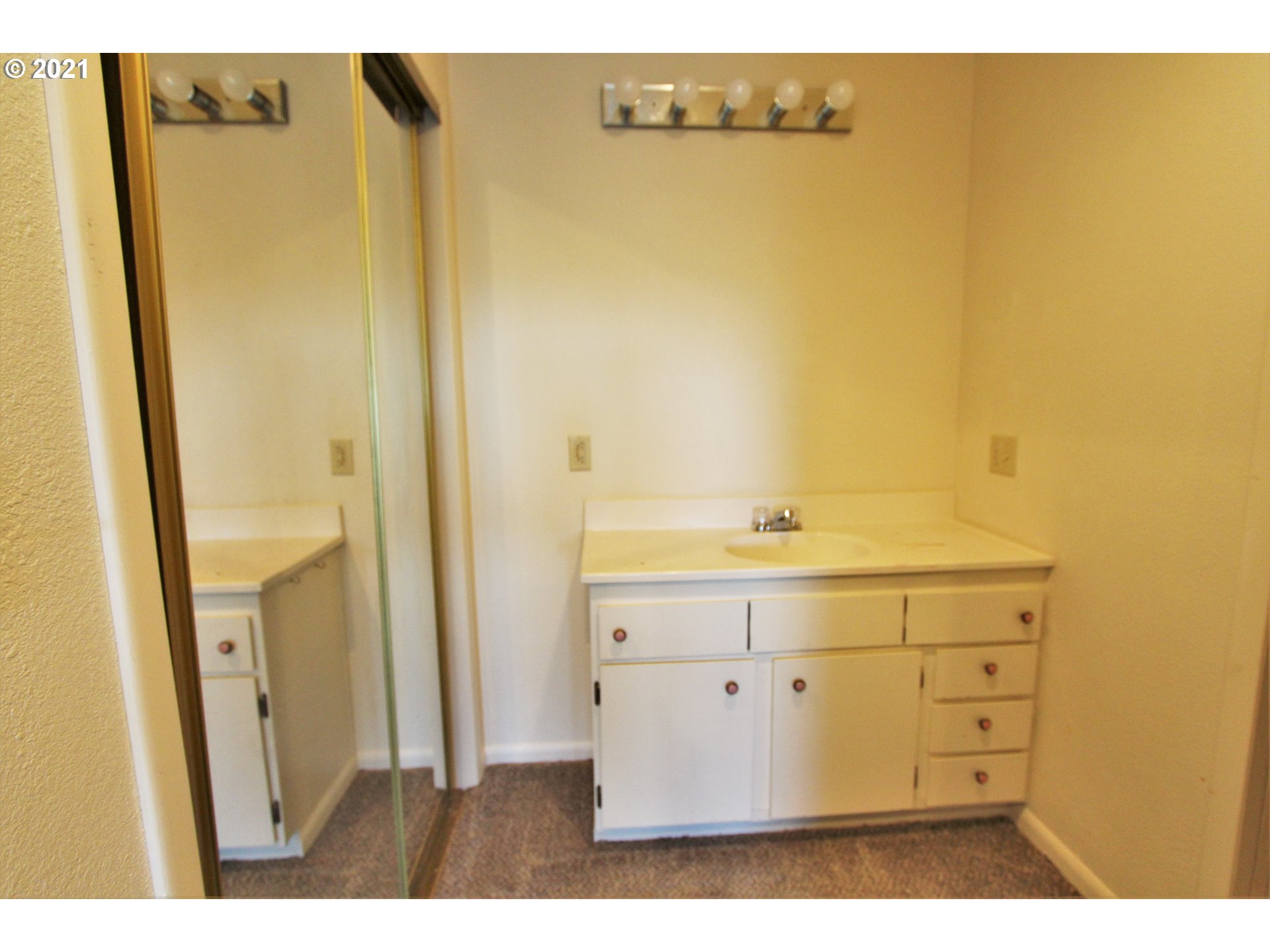 66523 East Bay Road North Bend, OR 97459 - Photo 10 of 16 Gallery Image 10