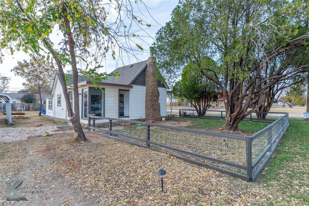 540 Chestnut Street Baird, TX 79504 - Photo 4 of 32