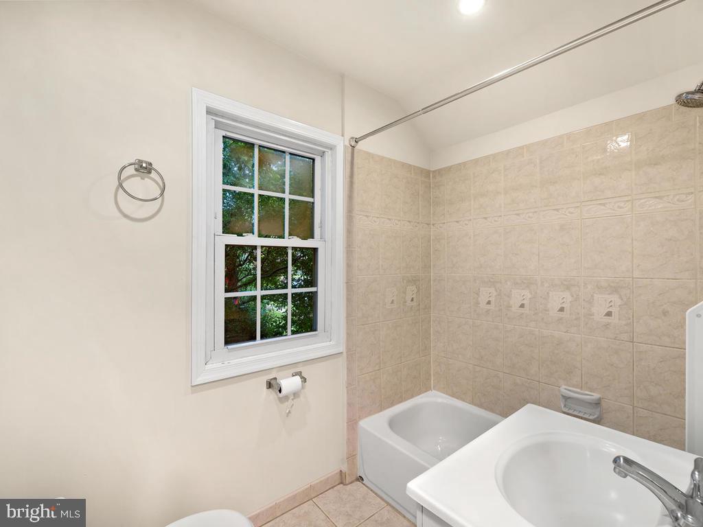 1107 Dennis Avenue Silver Spring, MD 20901 - Photo 18 of 29