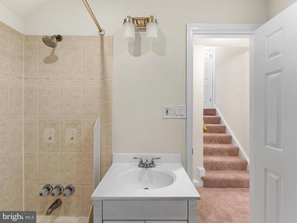 1107 Dennis Avenue Silver Spring, MD 20901 - Photo 19 of 29