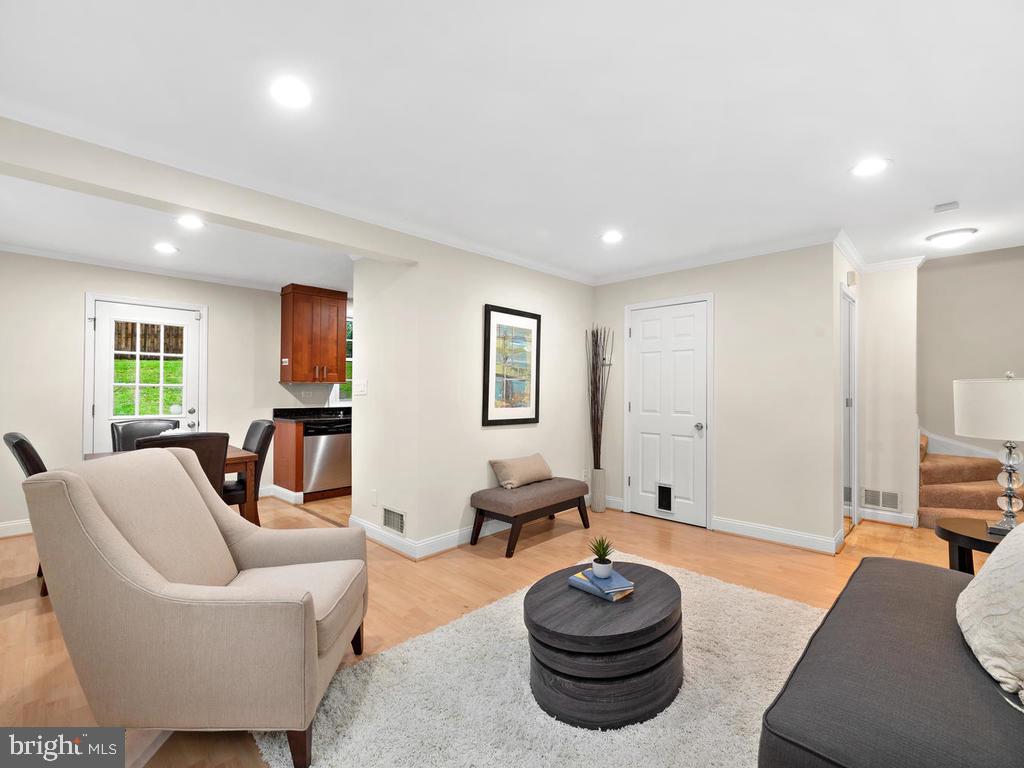 1107 Dennis Avenue Silver Spring, MD 20901 - Photo 4 of 29