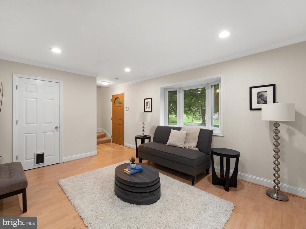 1107 Dennis Avenue Silver Spring, MD 20901 - Photo 7 of 29