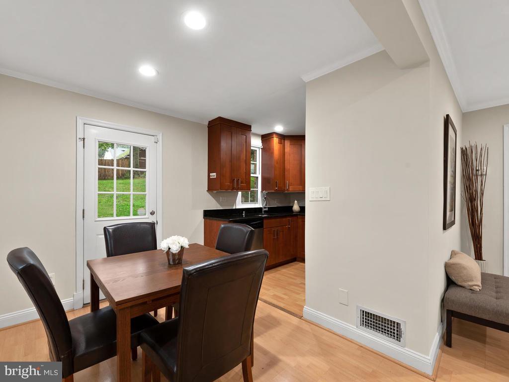 1107 Dennis Avenue Silver Spring, MD 20901 - Photo 8 of 29