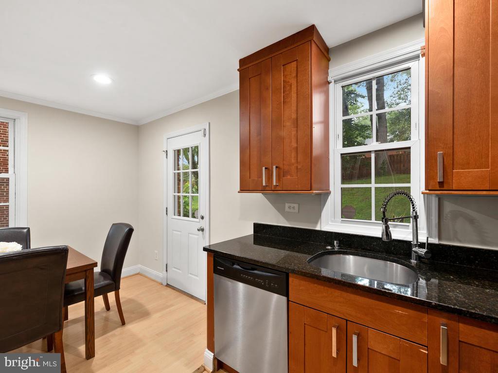 1107 Dennis Avenue Silver Spring, MD 20901 - Photo 10 of 29