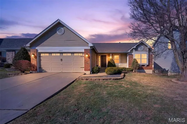 $370,000 | 1207 Briarchase Drive, Lake St. Louis, MO 63367