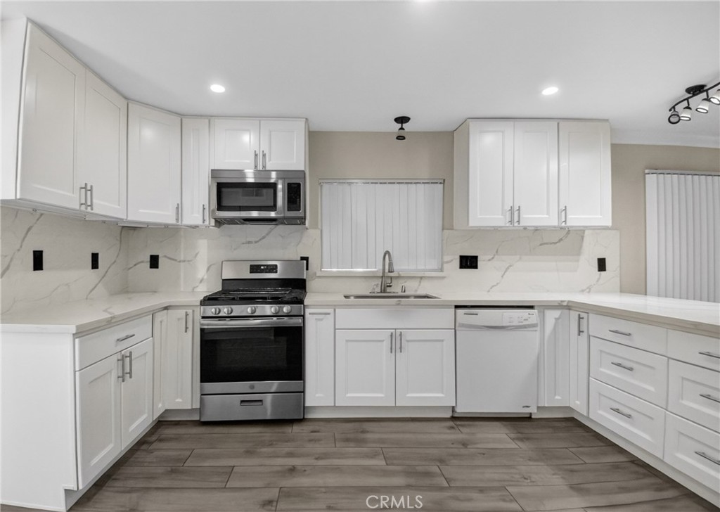 12771 Ponderosa Ranch Road Victorville, CA 92392 - Photo 16 of 43