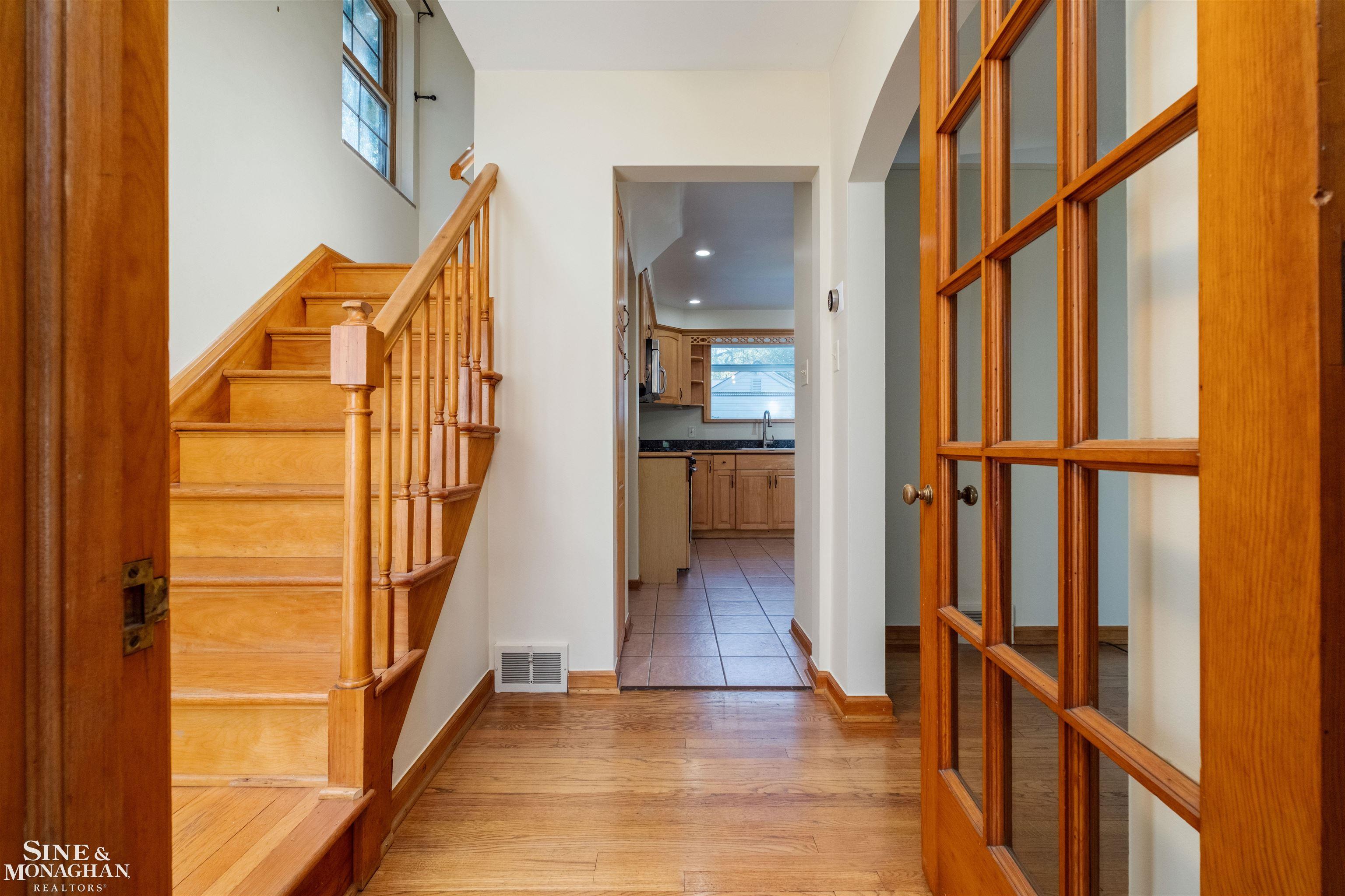 201 McMillan Road Grosse Pointe Farms, MI 48236 - Photo 3 of 41