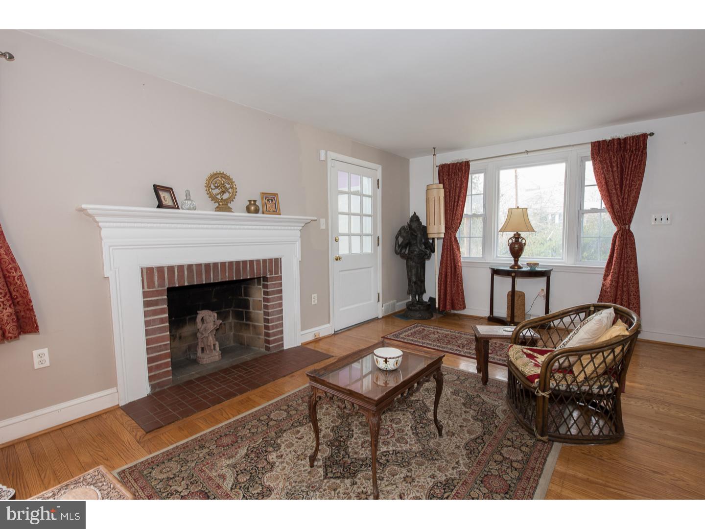 1466 Manoa Road Wynnewood, PA 19096 - Photo 4 of 19 Living Room