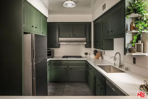 $1,095,000 | 531 North Rossmore Avenue, Unit 204, Los Angeles, CA 90004