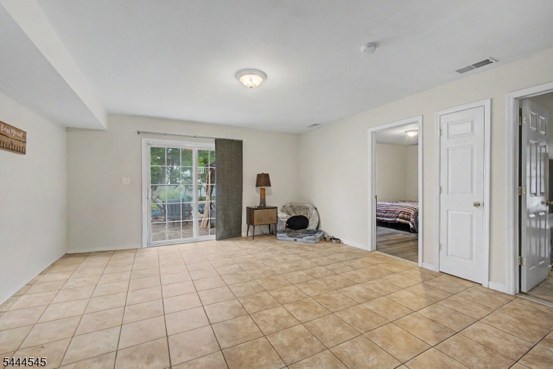 453 Huntington Road Union, NJ 07083 - Photo 17 of 28