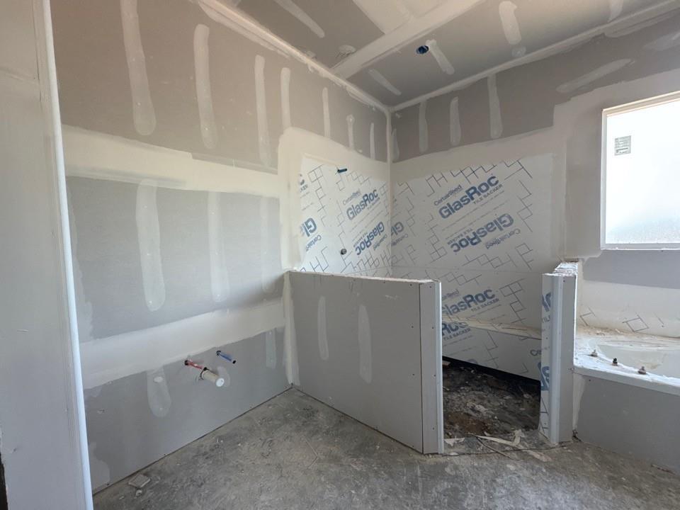 128 Oak Grv Way Springtown, TX 76082 - Photo 9 of 11