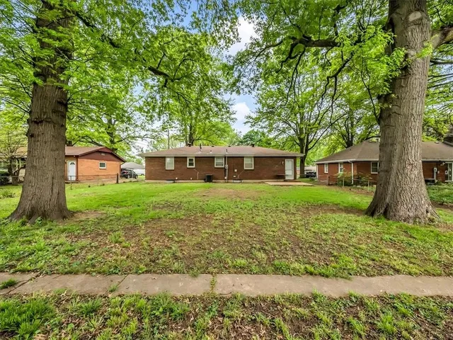 $195,000 | 3717 South Hocker Drive, Independence, MO 64055