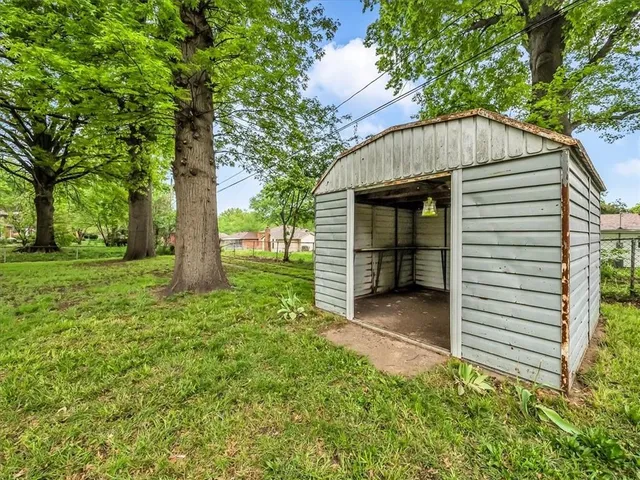 $195,000 | 3717 South Hocker Drive, Independence, MO 64055