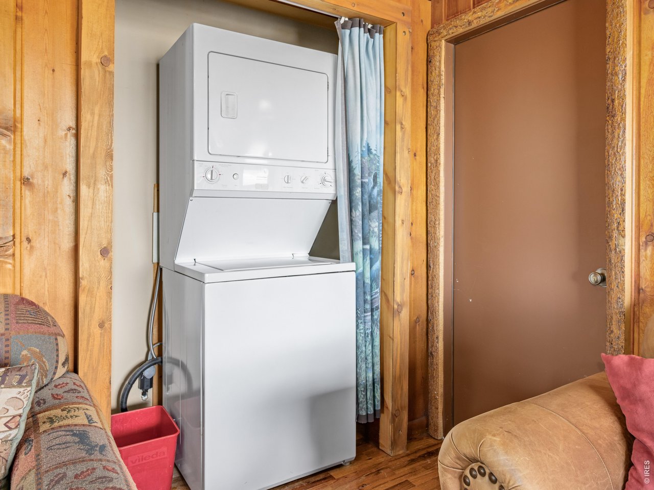 1251 Giant Track Road Estes Park, CO 80517 - Photo 13 of 29 Washer/Dryer included