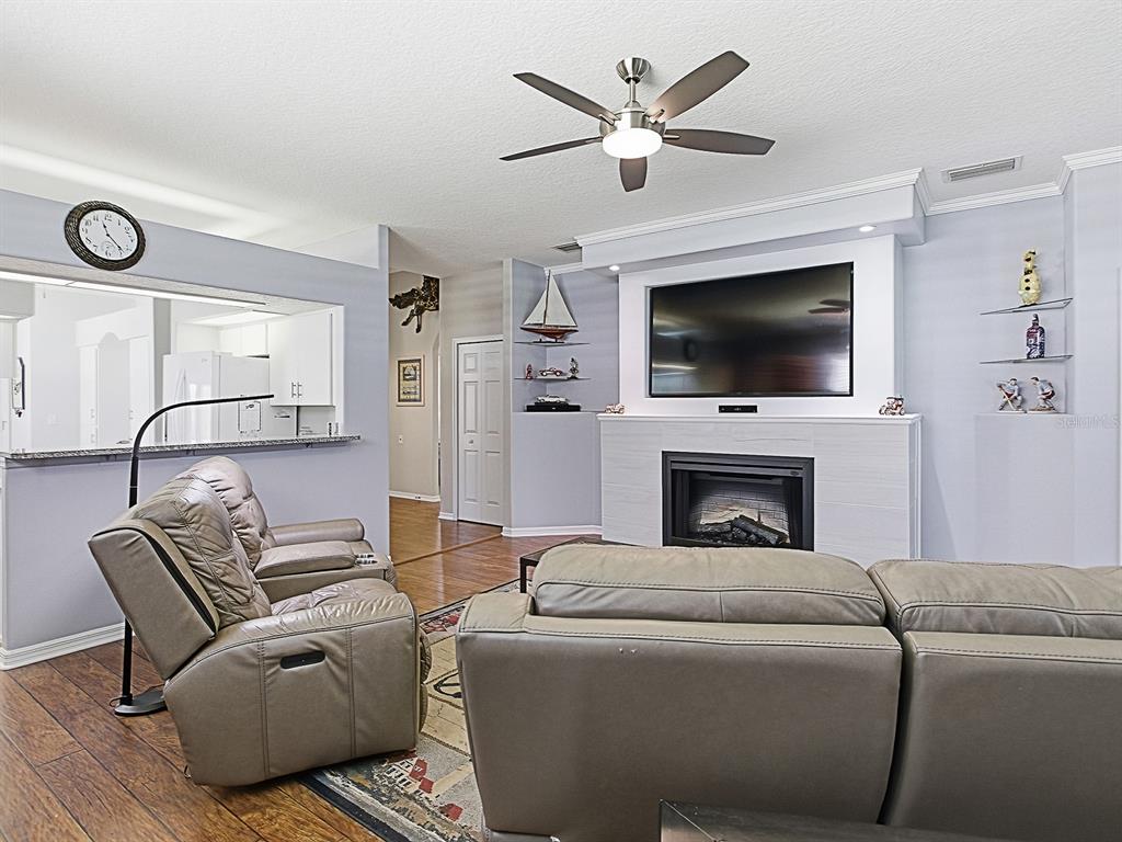 3592 Tropical Seas Loop Tavares, FL 32778 - Photo 12 of 41