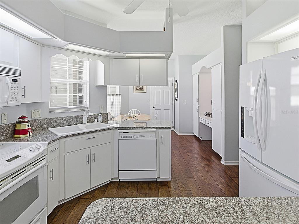 3592 Tropical Seas Loop Tavares, FL 32778 - Photo 16 of 41