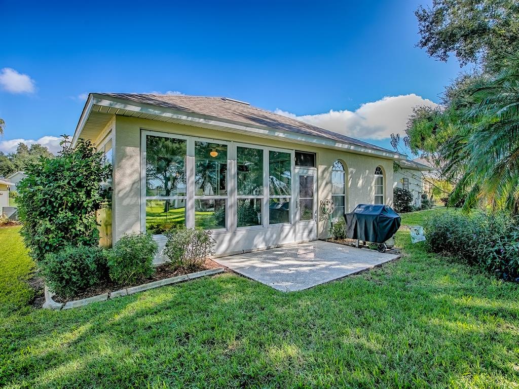 3592 Tropical Seas Loop Tavares, FL 32778 - Photo 37 of 41