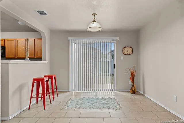 a view of front door with entryway