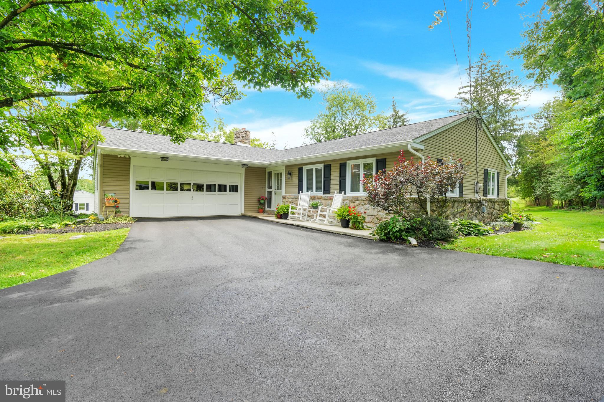 Welcome to 207 Hendricks Rd, Lower Frederick Twp!