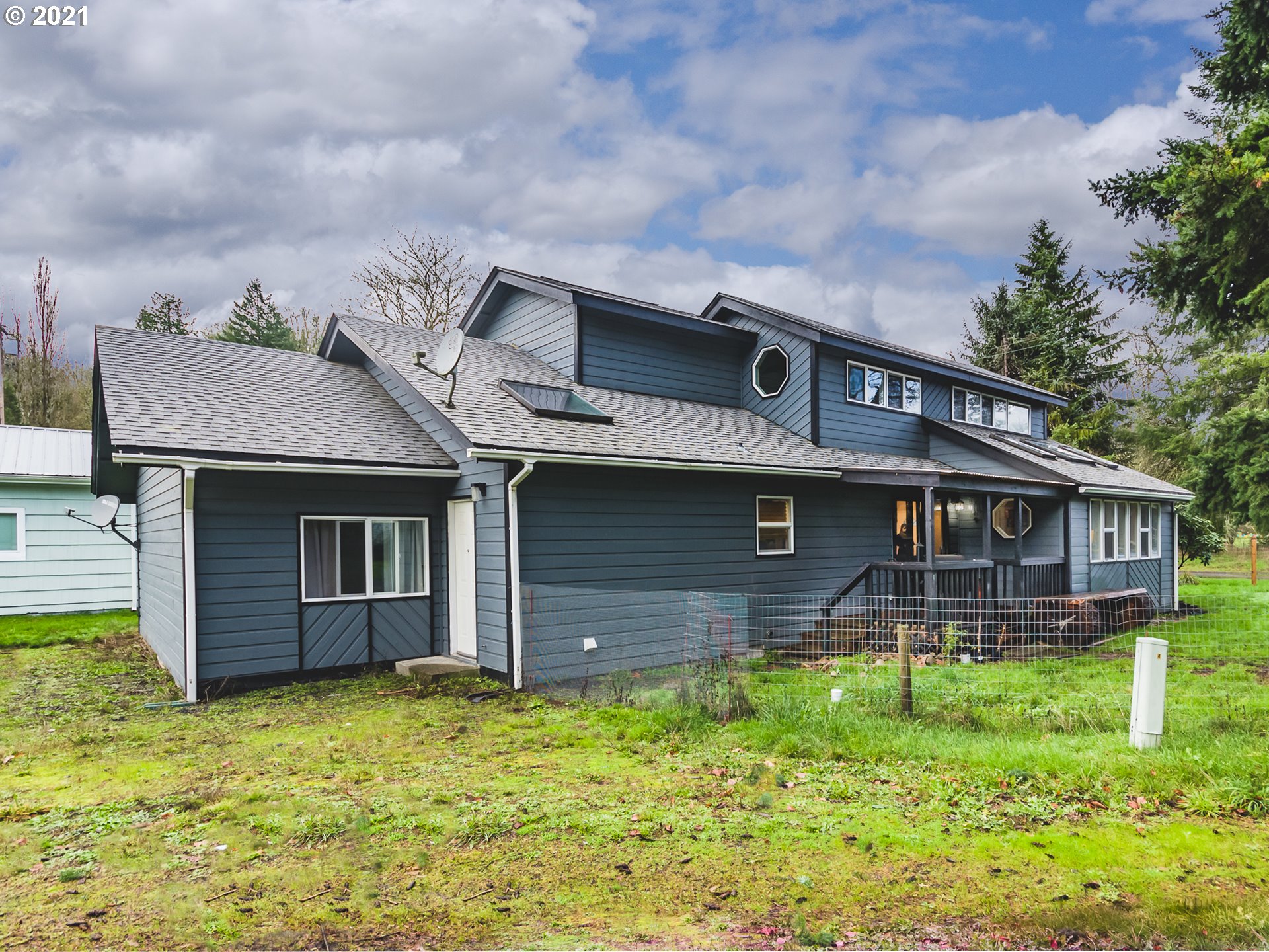 403 Southwest Canyon Loop Winlock, WA 98596 - Photo 2 of 23 Gallery Image 2