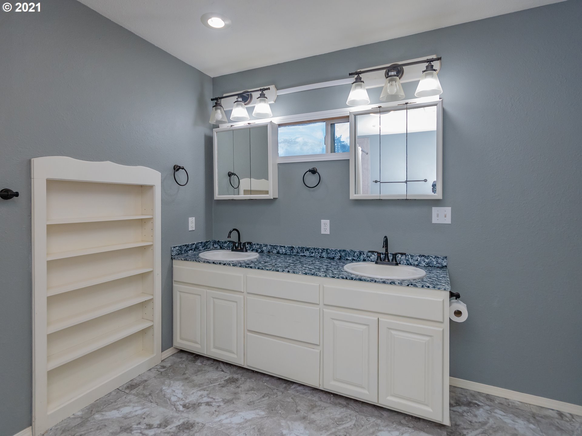 403 Southwest Canyon Loop Winlock, WA 98596 - Photo 19 of 23 Gallery Image 19