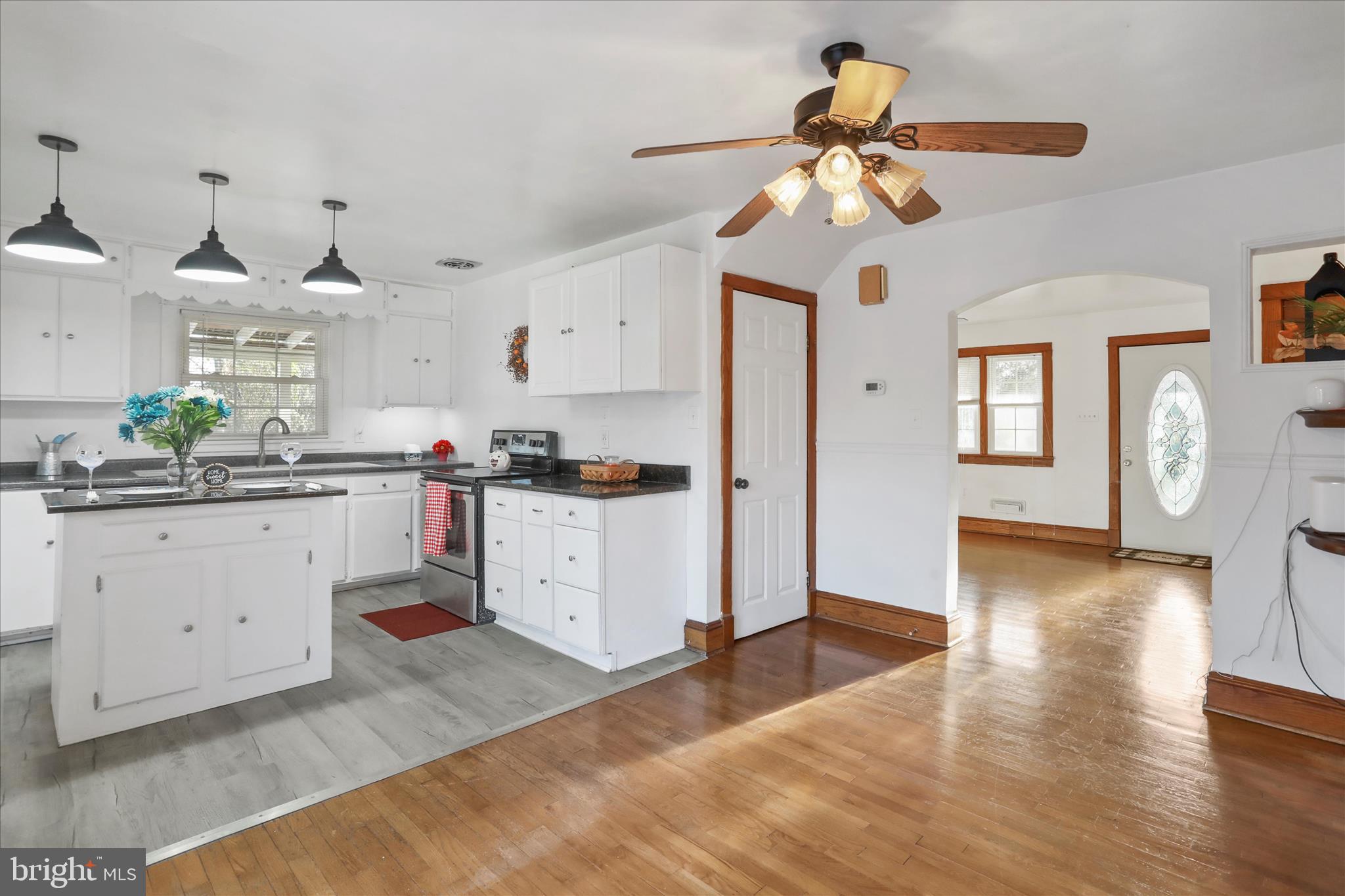 1064 Strasburg Road Front Royal, VA 22630 - Photo 27 of 73 Dining kitchen