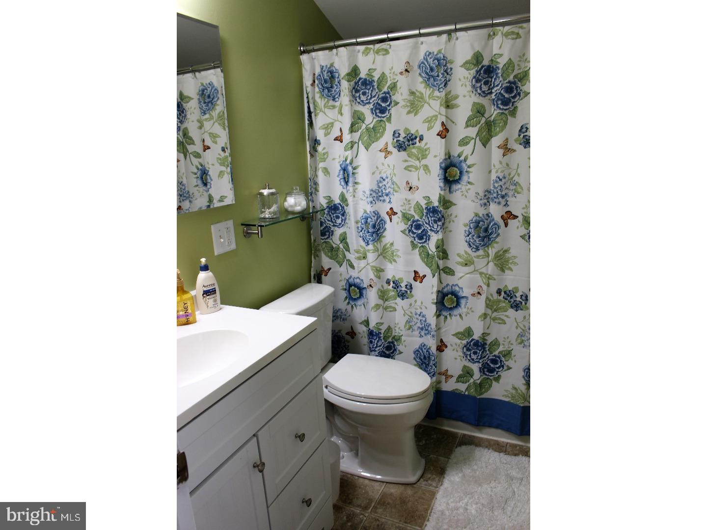 64 Harrow Road Levittown, PA 19056 - Photo 16 of 20 Gallery Image 16
