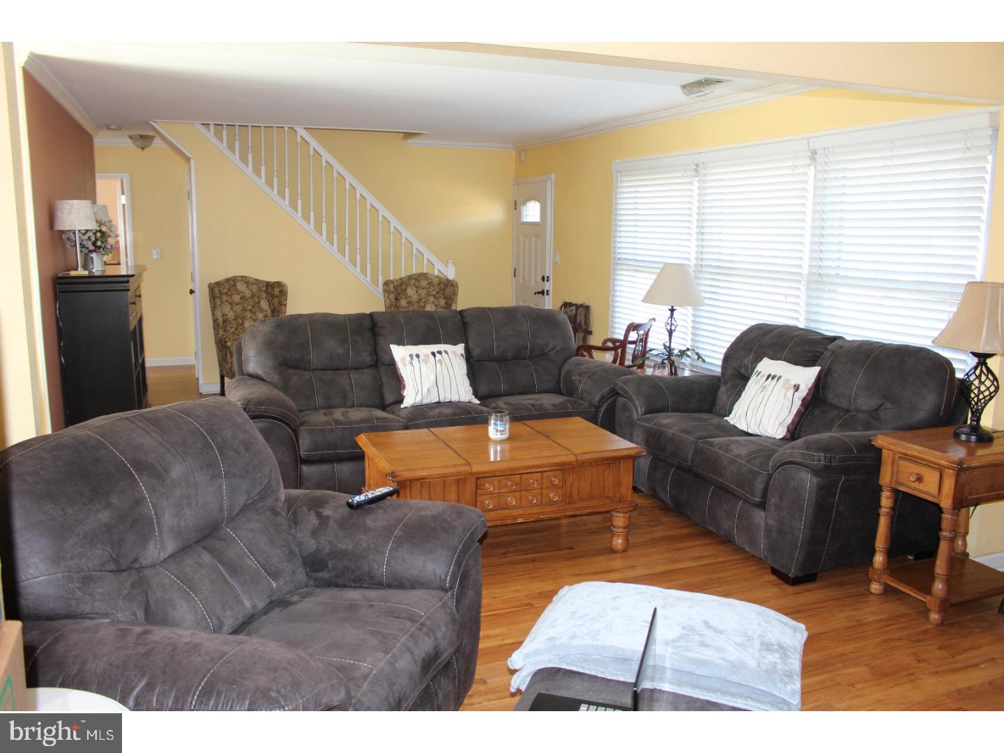 64 Harrow Road Levittown, PA 19056 - Photo 3 of 20 Gallery Image 3