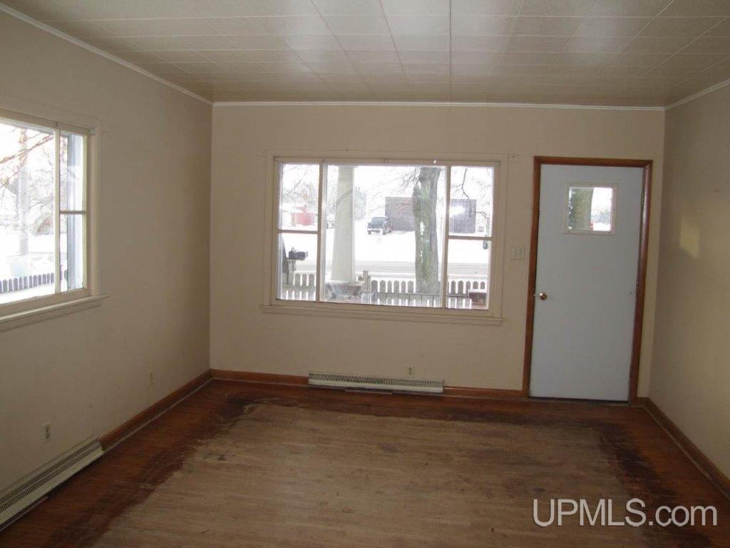 3696 18th Road Escanaba, MI 49829 - Photo 3 of 8