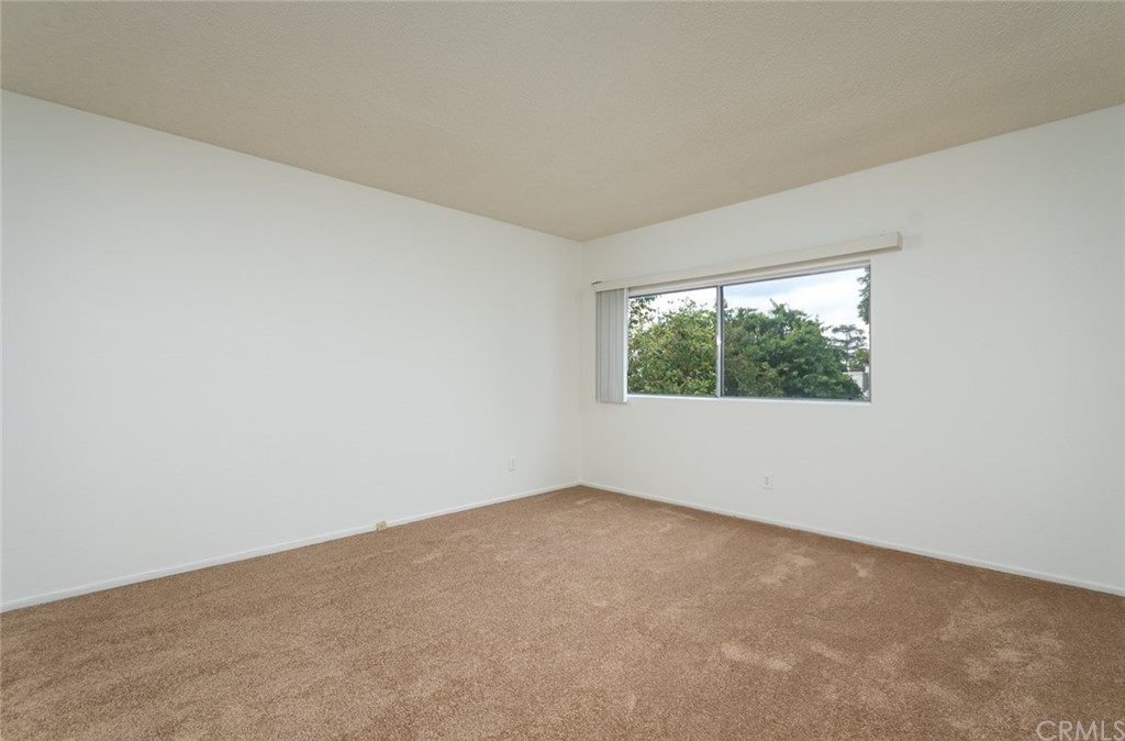 8865 Independence Avenue, Unit 26 Canoga Park, CA 91304 - Photo 22 of 40 an empty room with a window