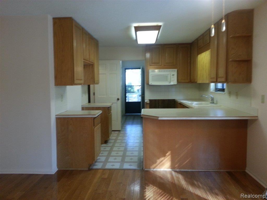 170 Myers Road Lapeer, MI 48446 - Photo 9 of 23 170 Myers kitchen 3.jpg