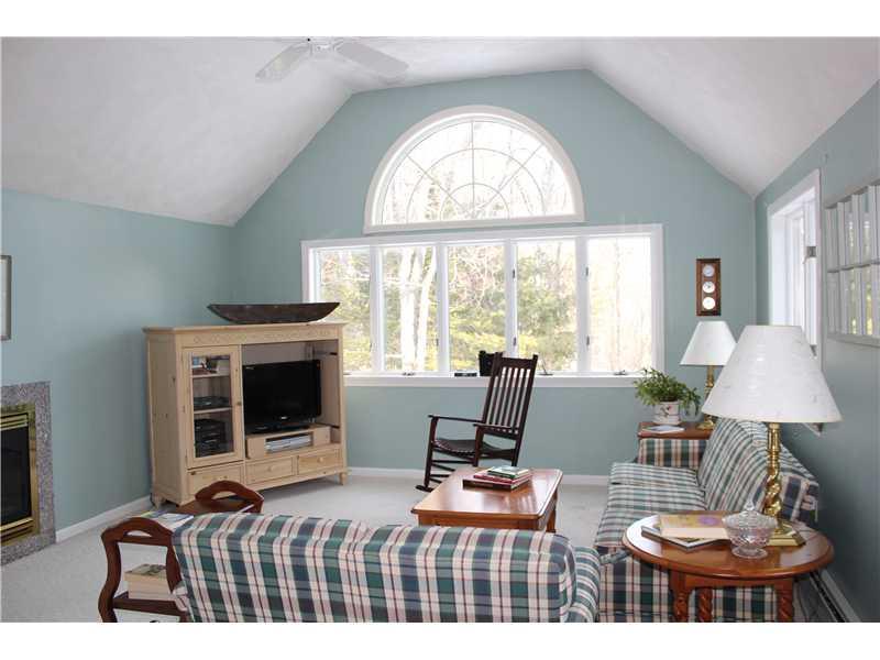 10 Bay View Terrace Saco, ME 04072 - Photo 8 of 20 Den/Family/Great Room.