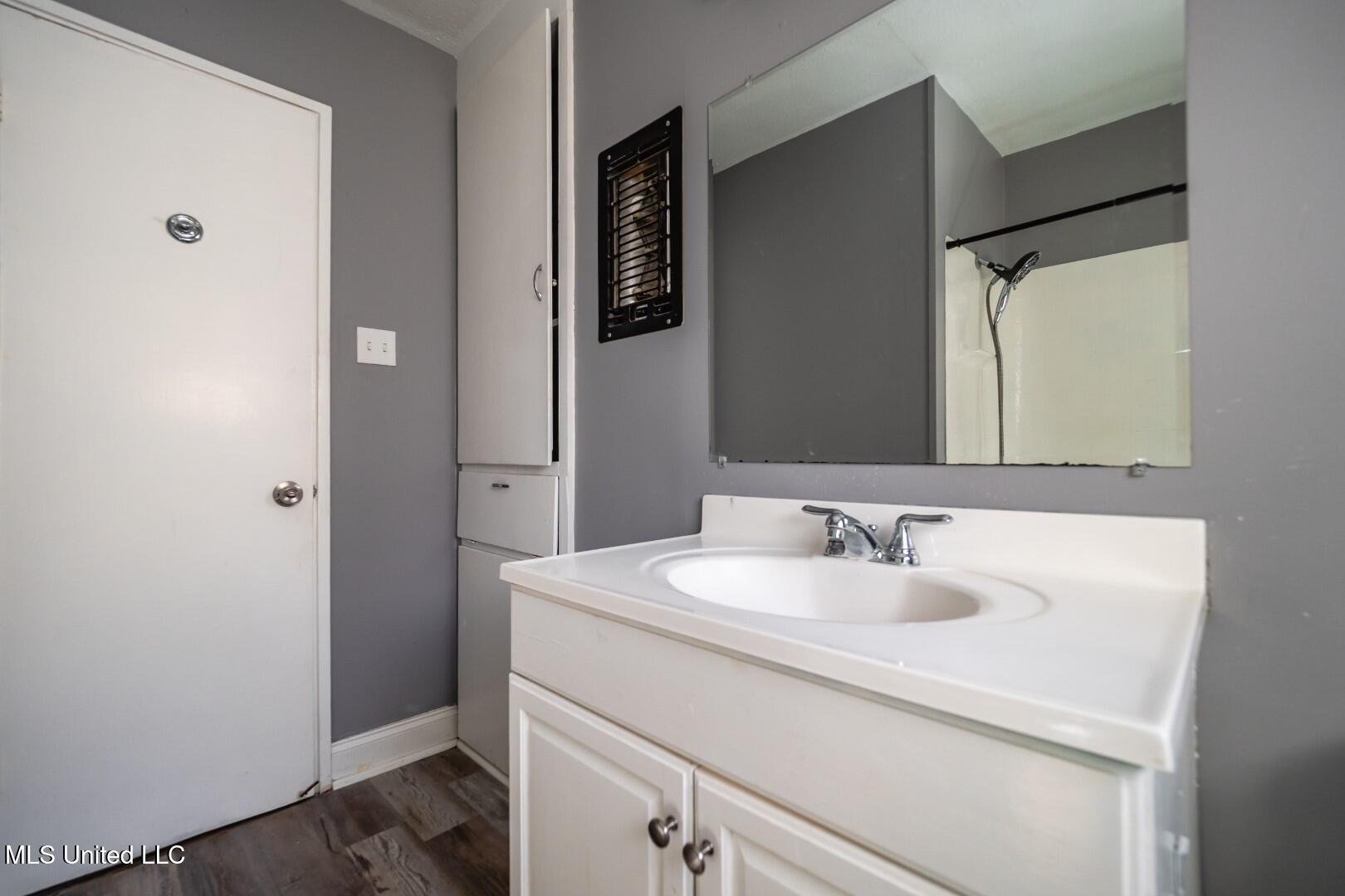 210 Valley Vista Drive Jackson, MS 39211 - Photo 13 of 25 P7010013