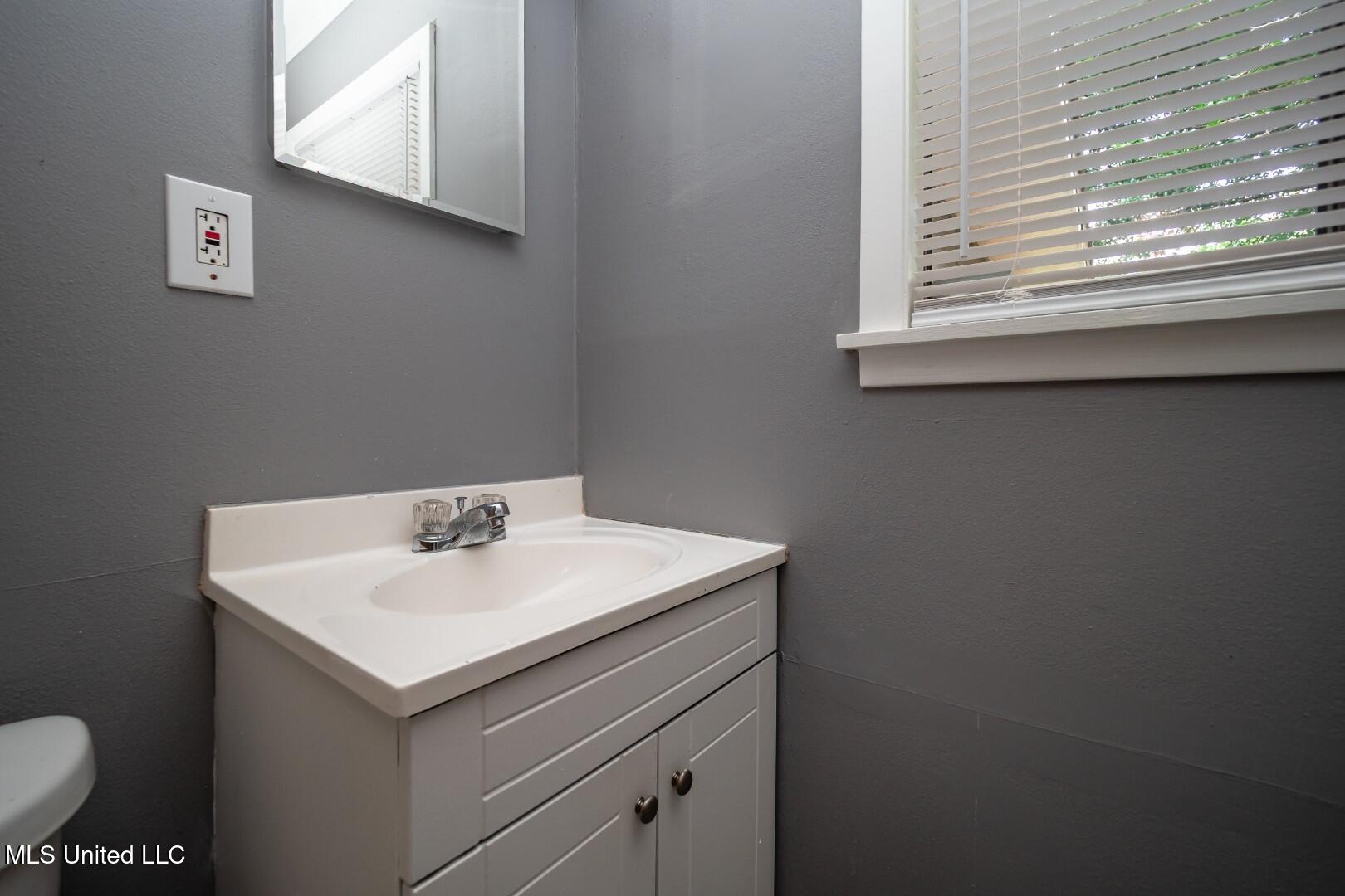 210 Valley Vista Drive Jackson, MS 39211 - Photo 18 of 25 P7010017