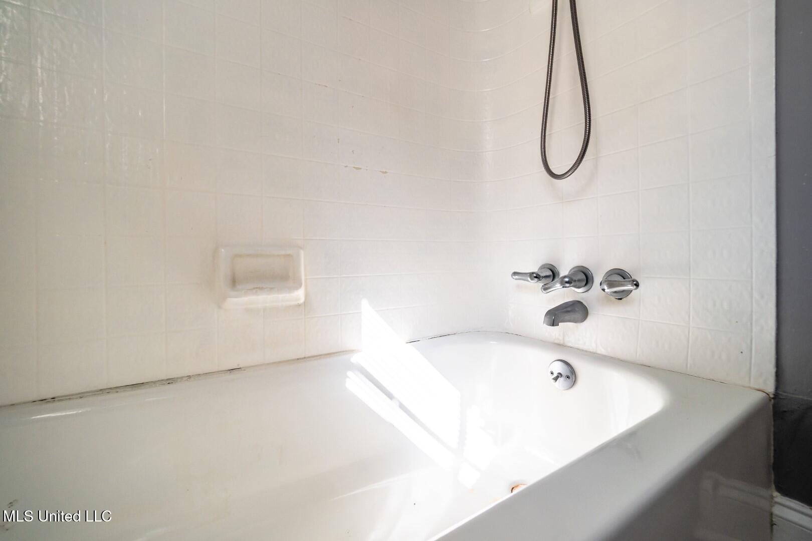 210 Valley Vista Drive Jackson, MS 39211 - Photo 19 of 25 P7010010