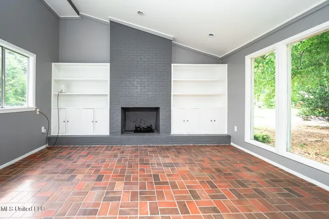 $165,000 | 210 Valley Vista Drive, Jackson, MS 39211