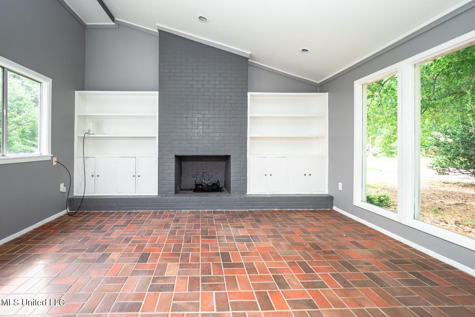 210 Valley Vista Drive Jackson, MS 39211 - Photo 3 of 25 P7010024