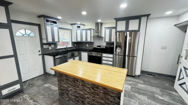 $1,600 | 1021 Shirley Drive, Jacksonville, NC 28540