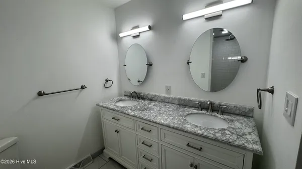 $1,600 | 1021 Shirley Drive, Jacksonville, NC 28540