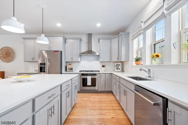 $850,000 | 4 Marigold Court, Warren, NJ 07059